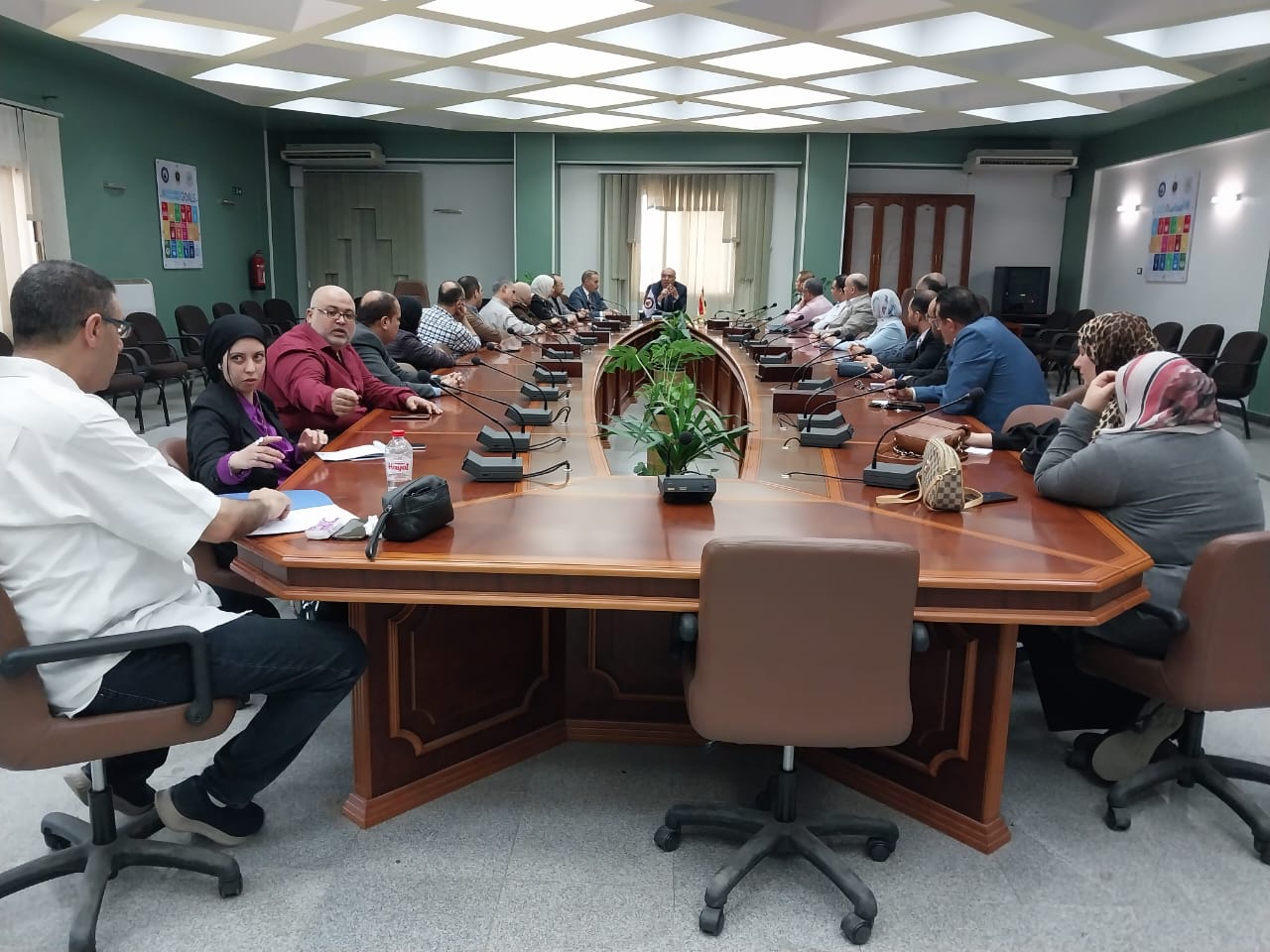 اجتماع اللجنة التنفيذية لمكافحة الفساد بجامعة المنصورة