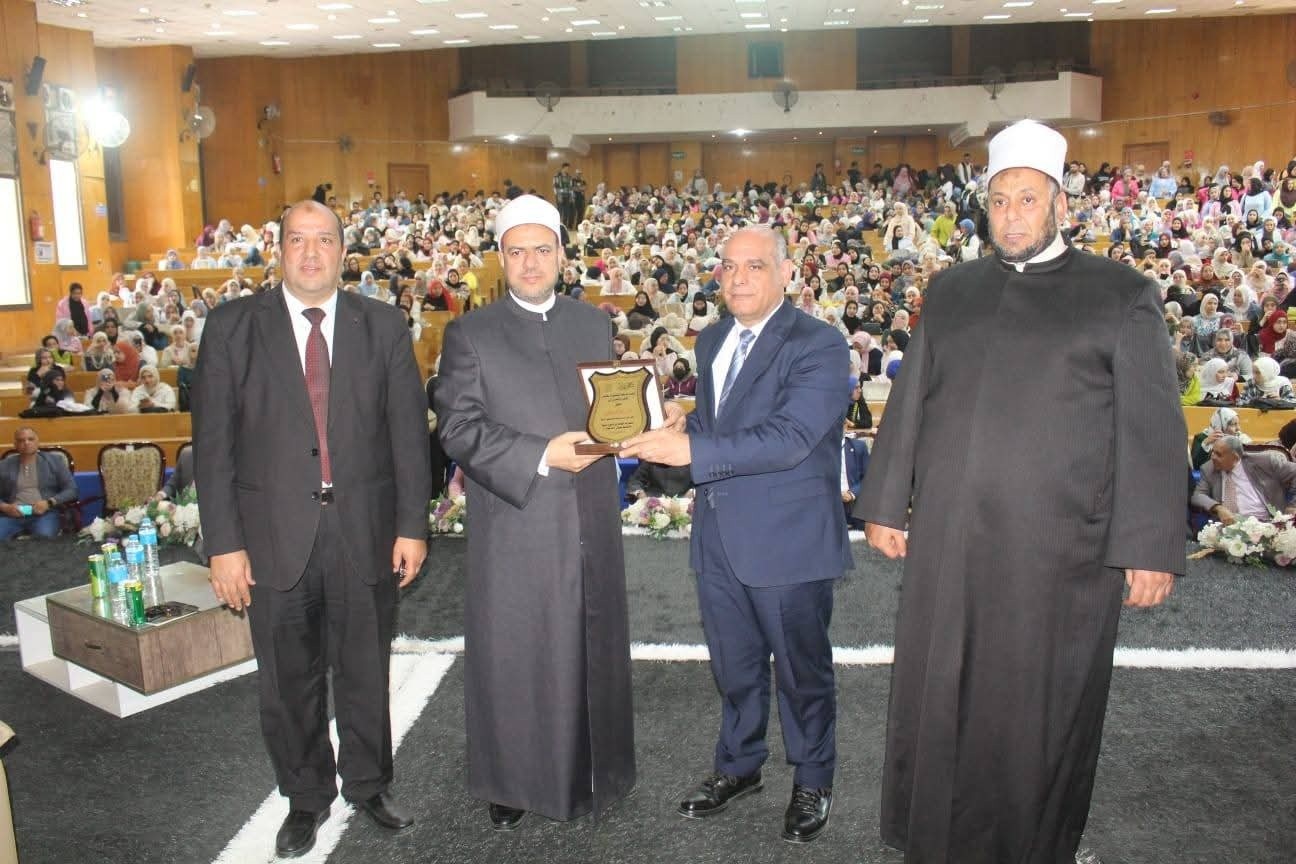 «دِينًا قِيَمًا».. جامعة المنصورة ترسخ الوعي وتبني الإنسان