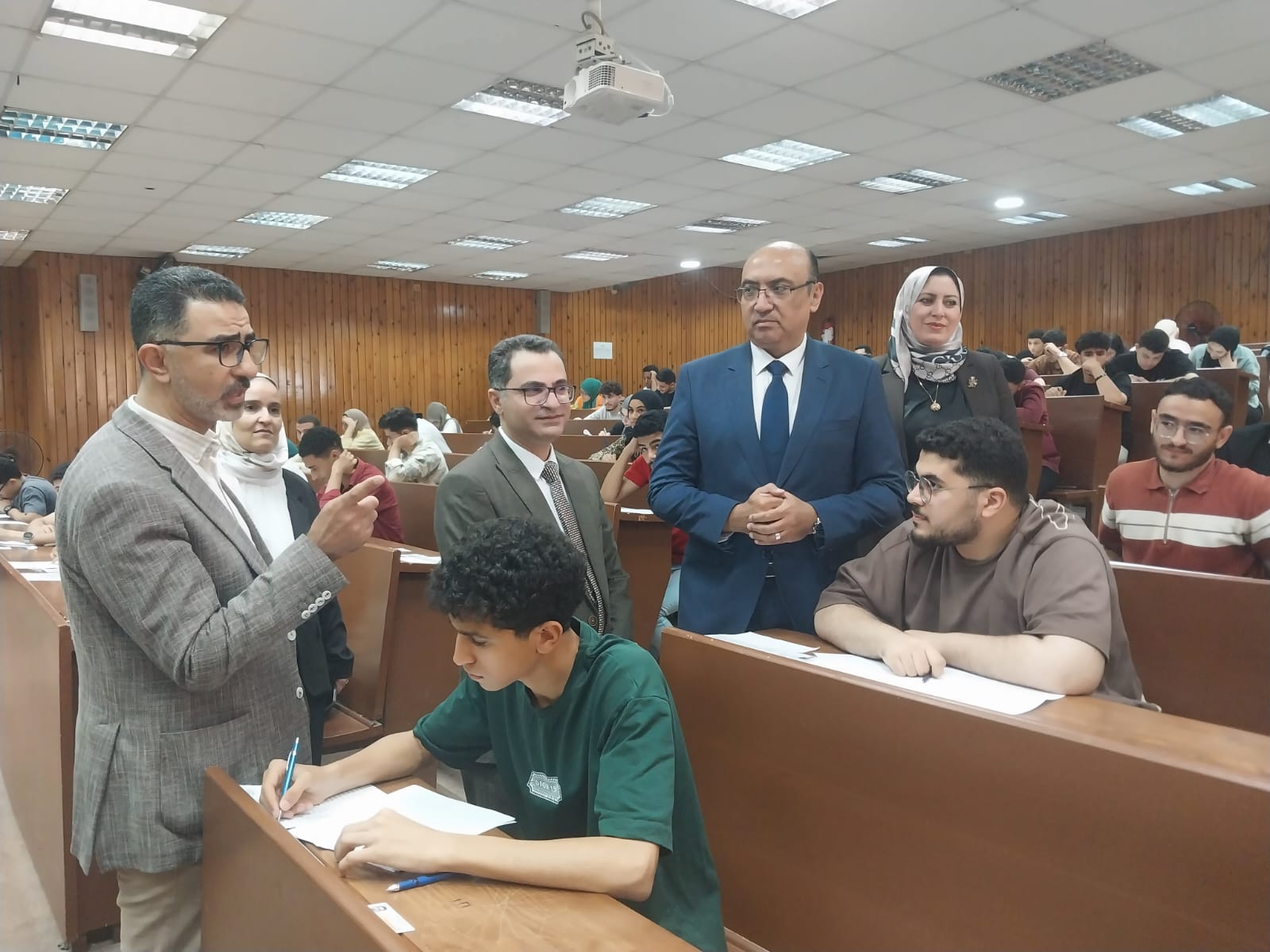 متابعة امتحانات كليات 